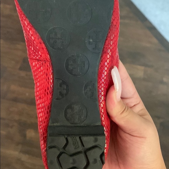 Tory Burch red snakeskin ballet flats - Picture 4 of 4